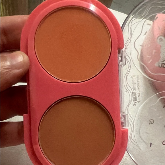 Makeup bundle - Picture 2 of 5